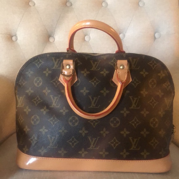 COPY - Sales 🔥$525 Louis Vuitton Monogram Alma - Picture 6 of 13